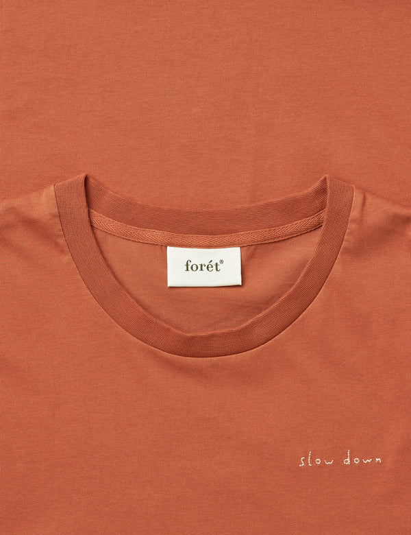 SLOW DOWN T-SHIRT - SUMAC RED