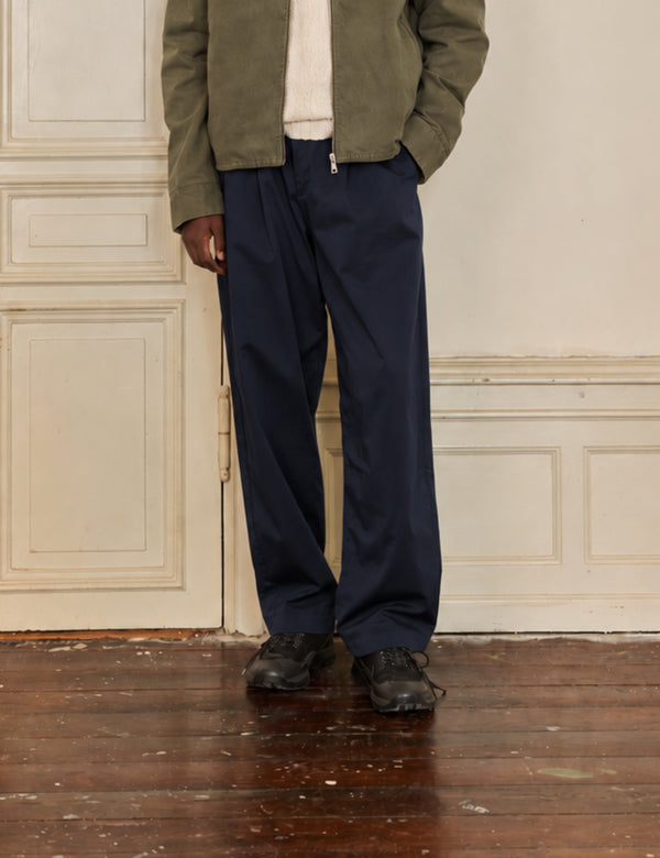 WRITER RELAXED PLEATED PANTS - NAVY